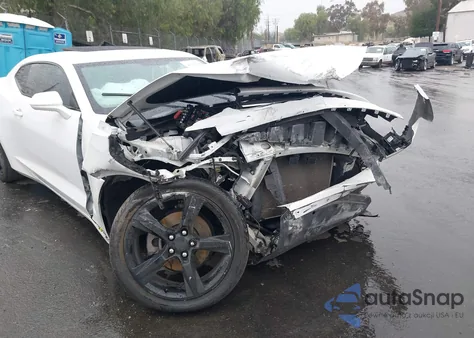 2018 Chevrolet Camaro 2Lt z USA, uszkodzony, nr VIN 1G1FD1RS6J0155218